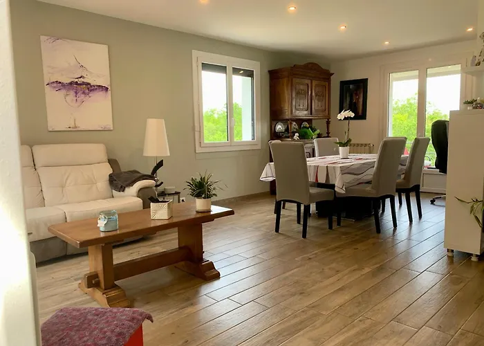 Au Calme Avec Piscine