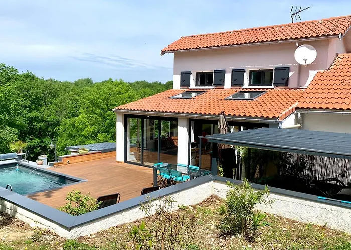 Au Calme Avec Piscine 別荘 *