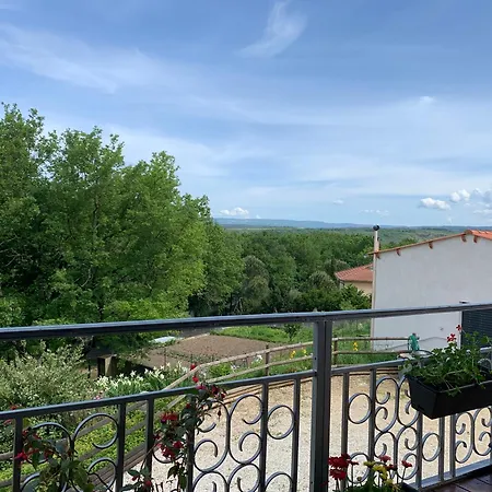 Au Calme Avec Piscine Сasa de vacaciones *